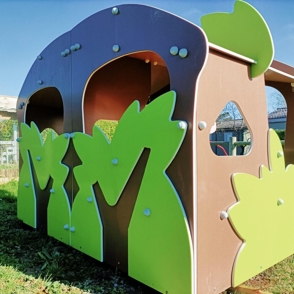 Cabane-maisonnette-enfant-jeu-Pob-Robinson-photo-realisation