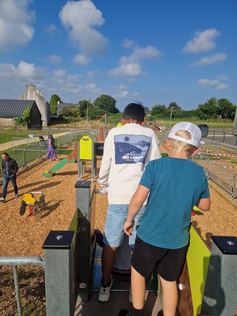 Aire De Jeux Realisation Plouider (4)