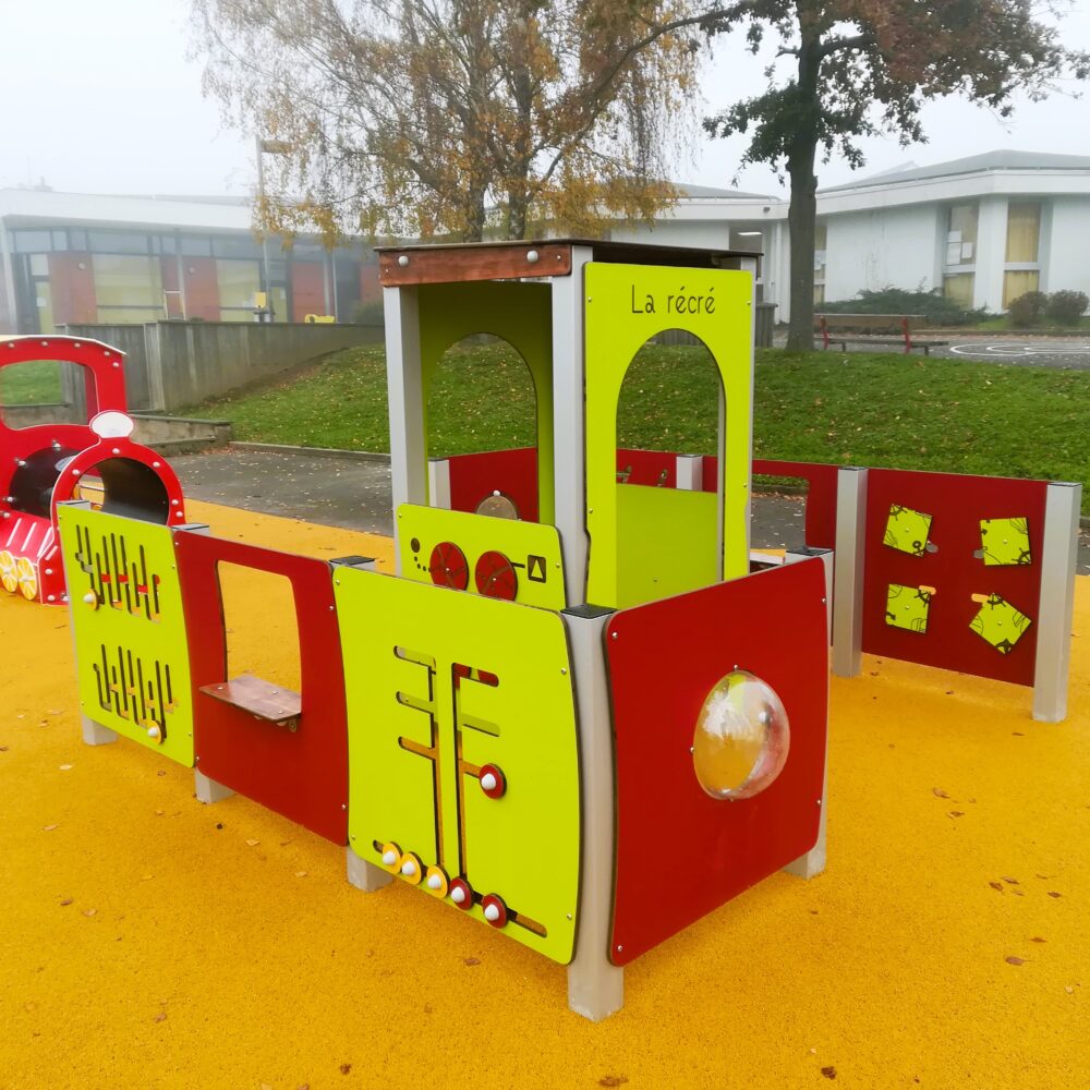 RECREA-2-cabane-et-jeu-de-role-aire--jeux-maisonnette-1-6ans-creche