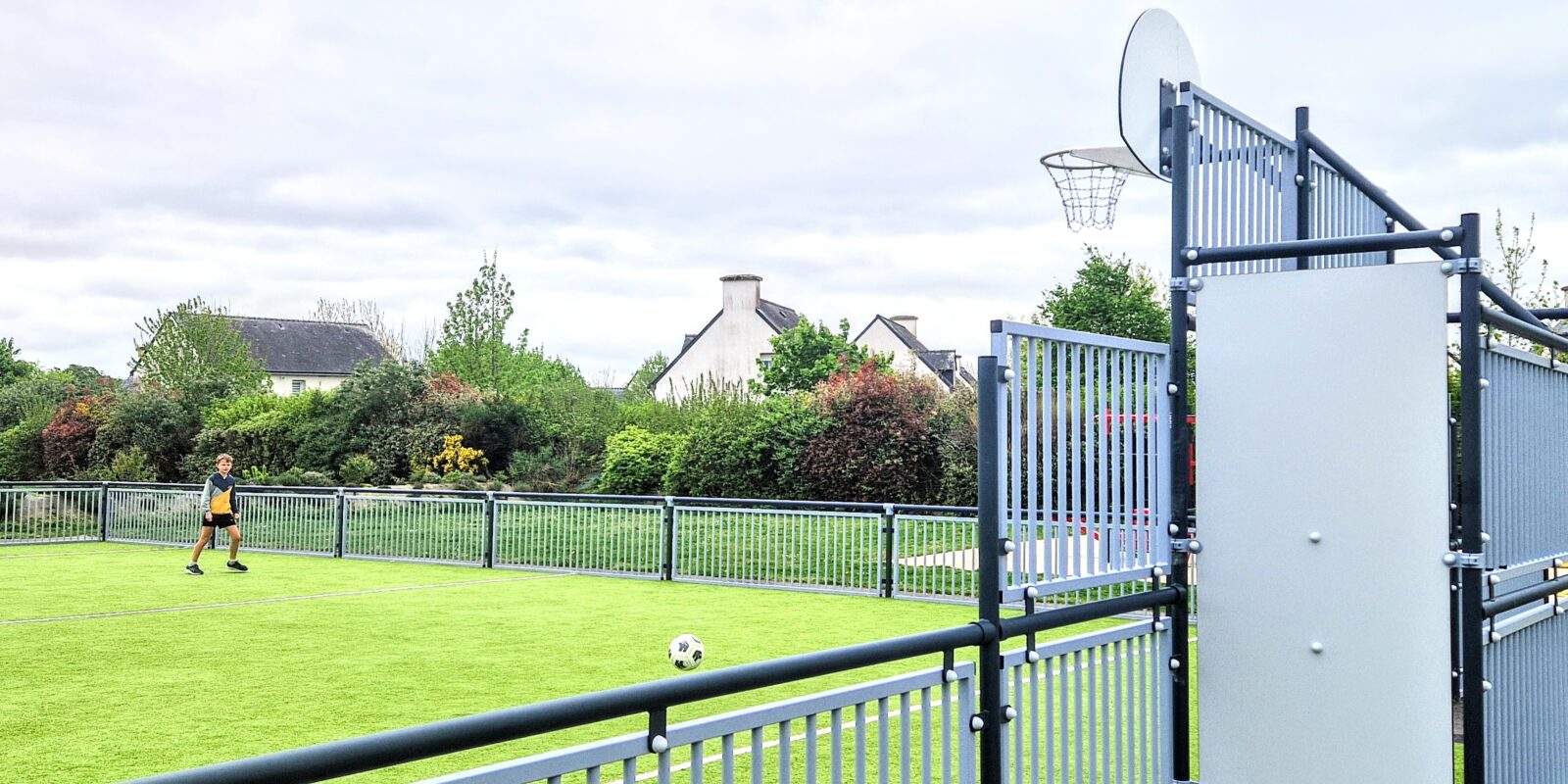 Terrain Multisports Local Mendon Morbihan (1)