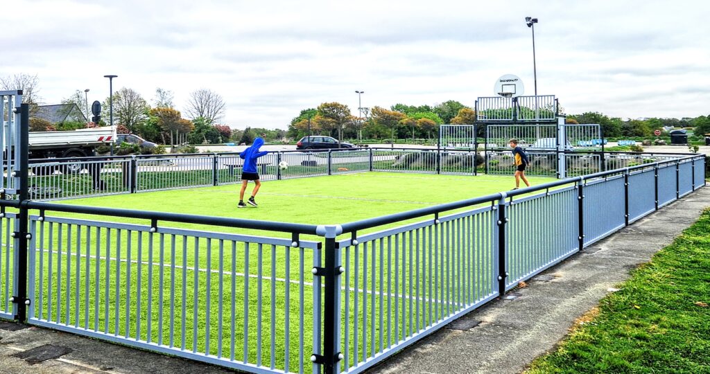 Terrain Multisports Local Mendon Morbihan (4)