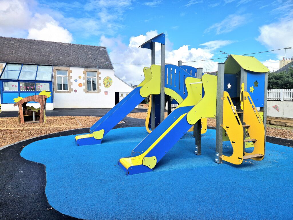 Végétalisation Cour école Ste Therese Guilers56 (2)