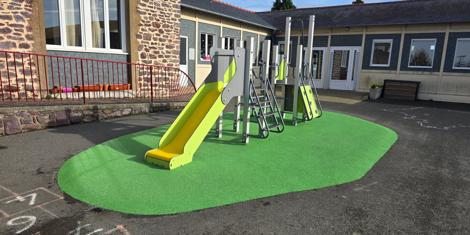 Eko154 Eko154 Structure Jeux Grimpe Escalier Mur De Grimpe Echelle Corde Pont Glisse Toboggan Mat Pompier Filets Pleumeleuc 35 Pa Hpl Urban Photo