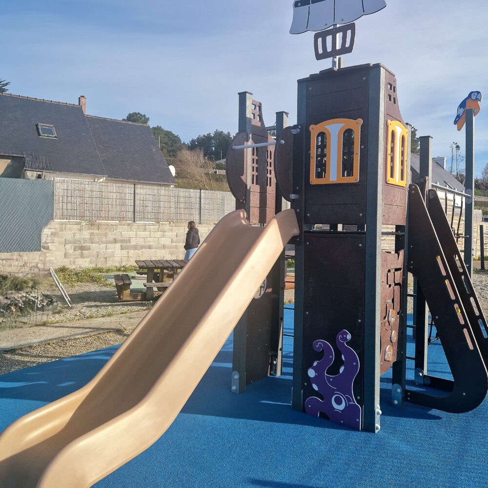 2 Krs 0018 Tout Recyclé Camping De L’aber Crozon 29