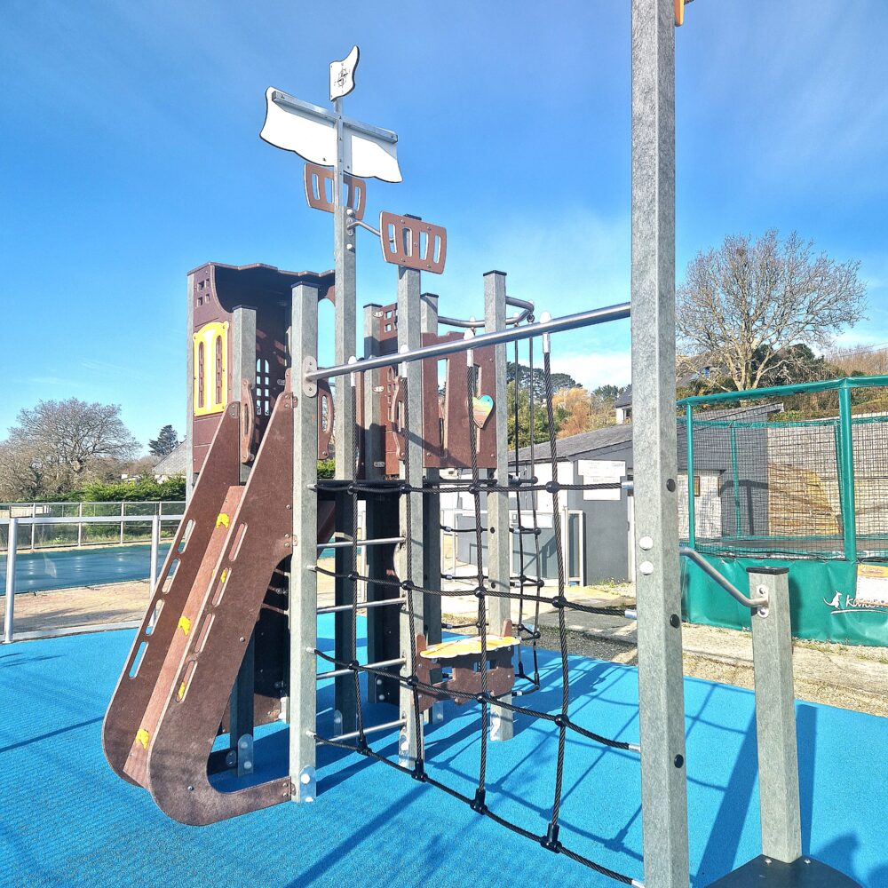 3 Krs 0018 Tout Recyclé Camping De L’aber Crozon 29