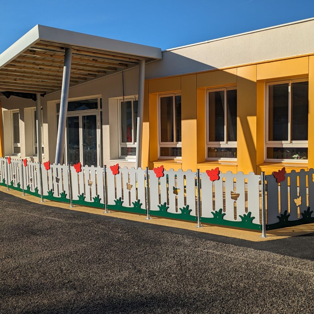 Cloture Aire Jeux Creche Terre Papillon Pmr (2)