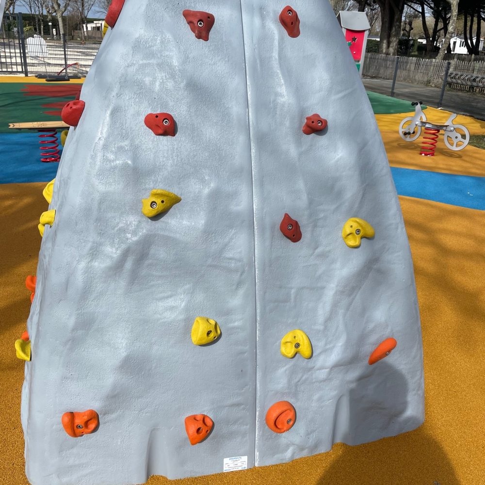 GPL-bloc-escalade-aire-jeux-extérieure-plein-air-photo-realisation-camping