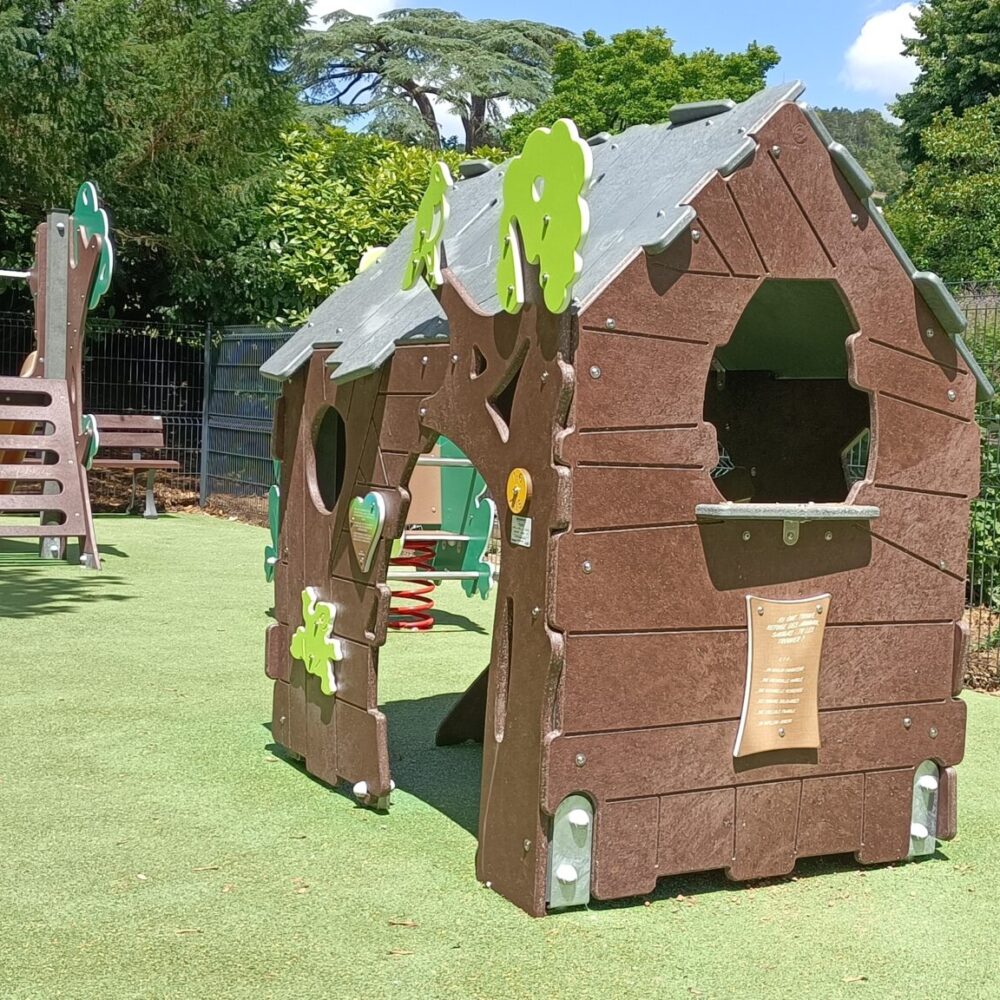 MKC-Cabane-maisonnette-Kabane-cachée-photo-réalisation'aire-de-jeux