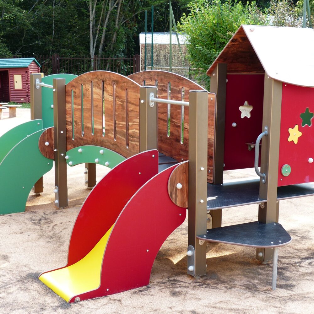 Kks 1021 Pomette Structure Jeux Cabane Petits Pont Cachette Grimpe Accès Facile St Jean D'illac .jpg