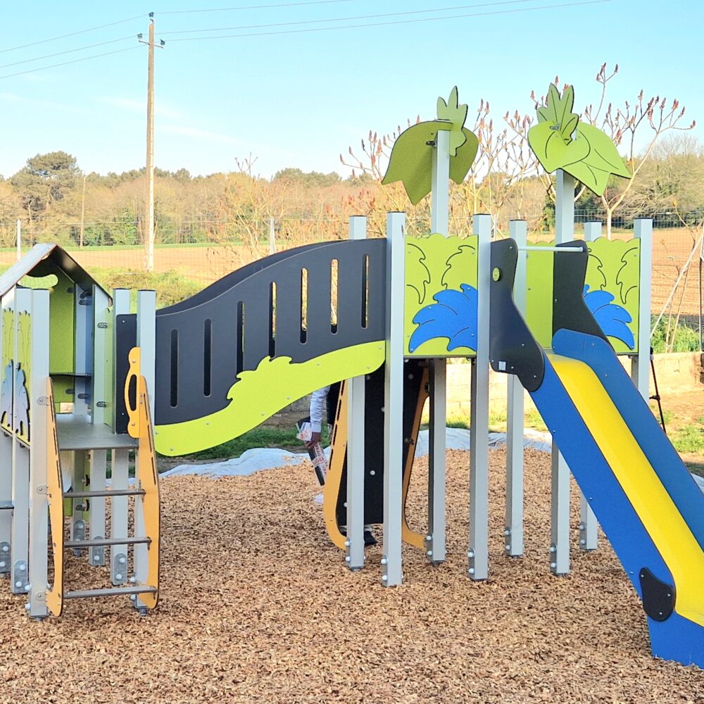 Kks 1123 Tam Tam Poteaux Aluminium Et Hpl école Notre Dame De Lourdes Inzinzac Lochrist 56