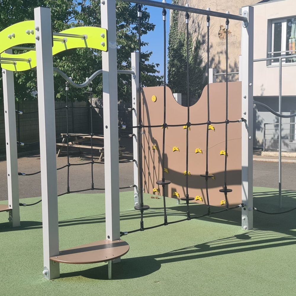 Kks 1162 Hoop 3 Poteaux Aluminium Et Hpl école St Jean La Croix Le Relecq Kerhuon 29
