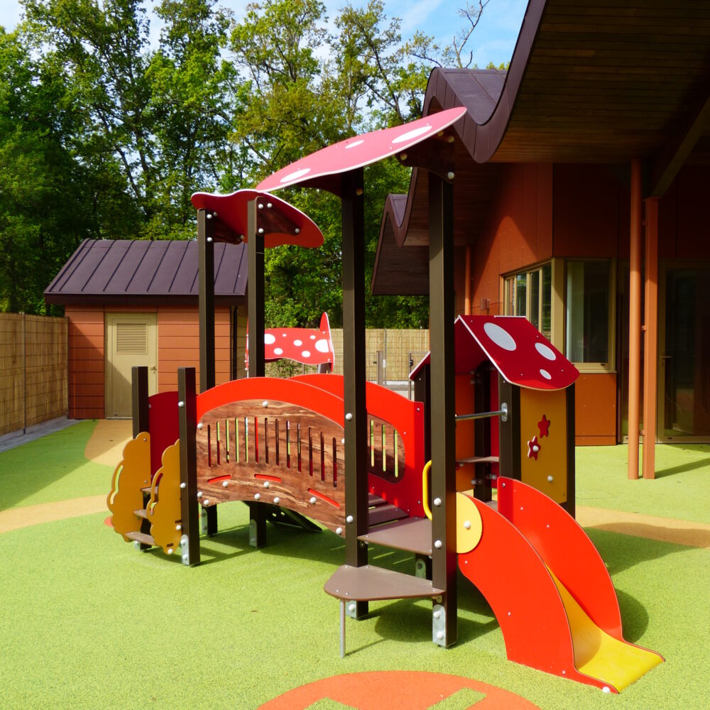 Kks 1177 Dynamite Structure Jeux Jardin Champignon Nature Enfants Cachette Toboggan Forêt Merignac 33.jpg