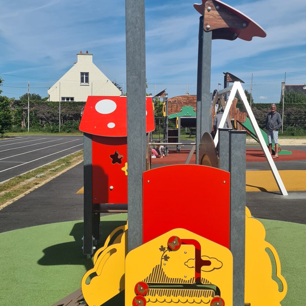 Kks 1177 Dynamite Structure Jeux Jardin Champignon Nature Enfants Cachette Toboggan Forêt Taule .jpg