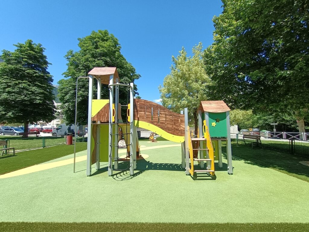 Aire de jeux 2-12 ans Isère Bourg d'Oisans