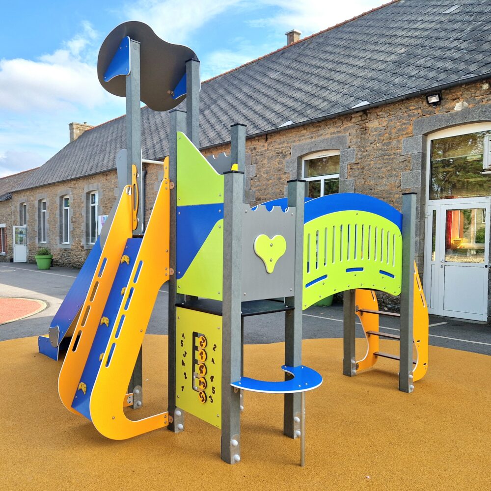 Kks 703 Poteaux Recyclés Et Pehd Valet De CŒur école St Jean Baptiste Meneac 56