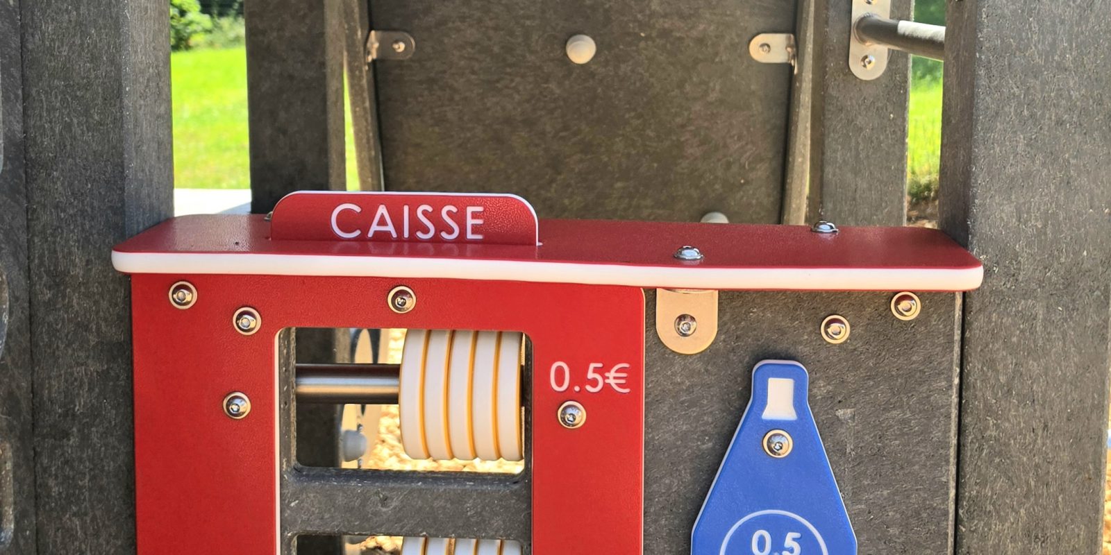 Aire de jeux en plastique recyclé KRS 0016 installée à Sulniac dans le Morbihan