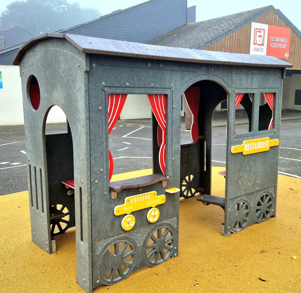 Lgc Grande Classe Tout Recyclé école Jacques Prévert Loudéac 22