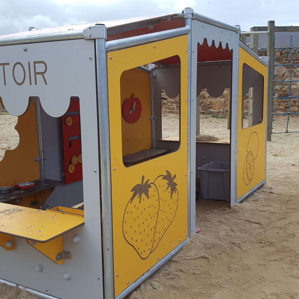 CABANE-jeux-extérieur-enfants-Mct Citronelle-photo-realisation