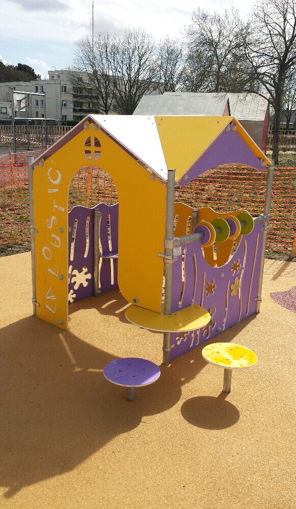 MLL_cabane-maisonnette-cour-ecole-creche-MLL-loustik-synchronicity