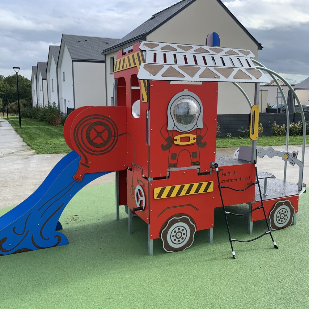 Mpp Pinpon Camion Pompier Rouge Enfants Jeu Extérieur Photo Realisation Parc (1)