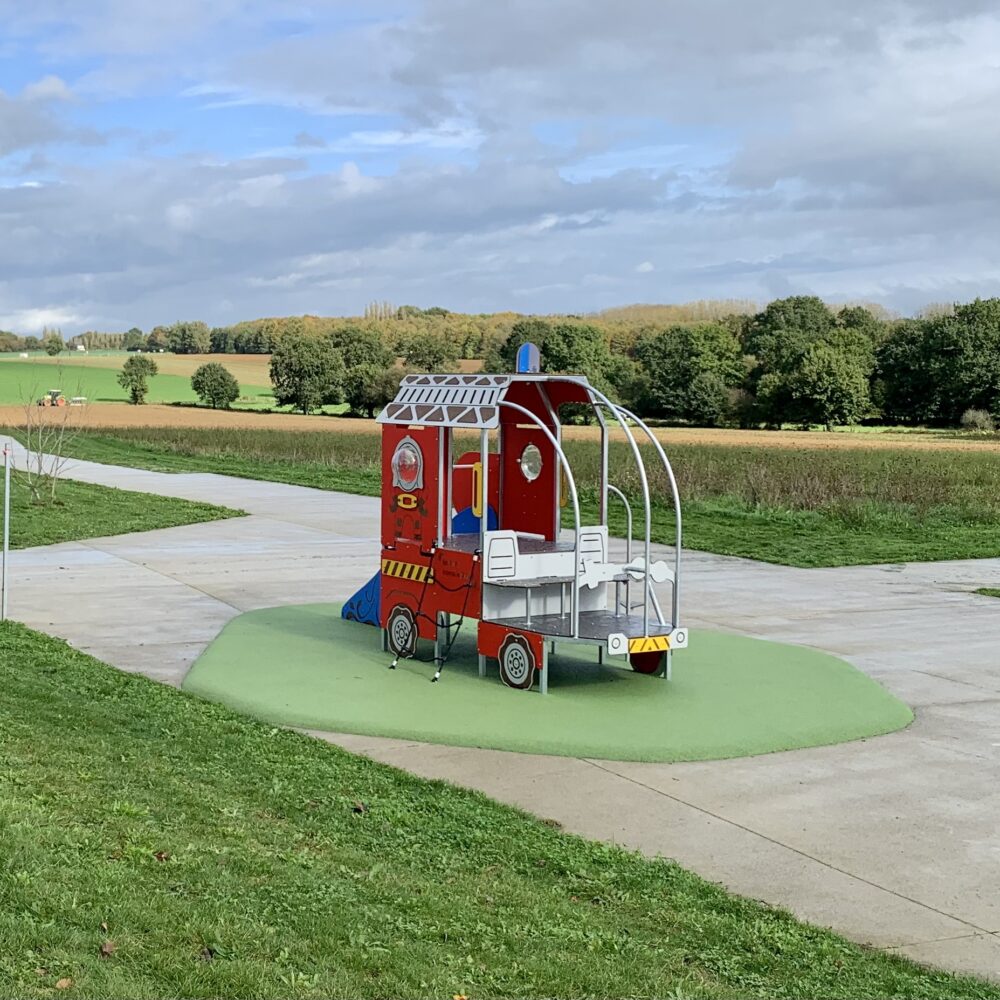 Mpp Pinpon Camion Pompier Rouge Enfants Jeu Extérieur Photo Realisation Parc (3)