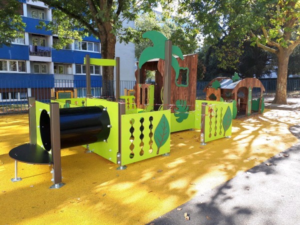 Cabane-maisonnette-enfants-aire-jeux-extérieur-Mva-HPL-Savanna-Alu