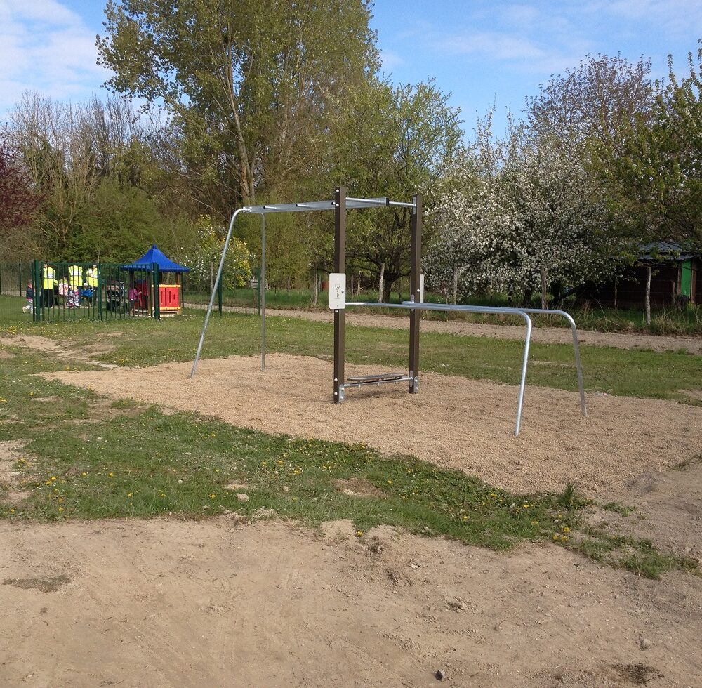 Pb7 Ballade A Bras Parcours Sante Dips Monkey Bars Pronation Musculation Accès Libre Street Workout