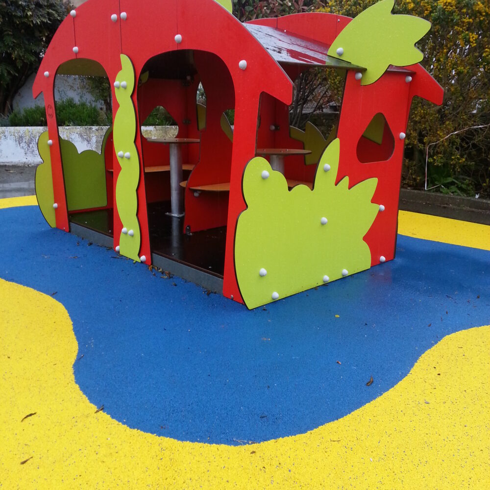 Cabane-maisonnette-enfant-jeu-Pob-Robinson-photo-realisation