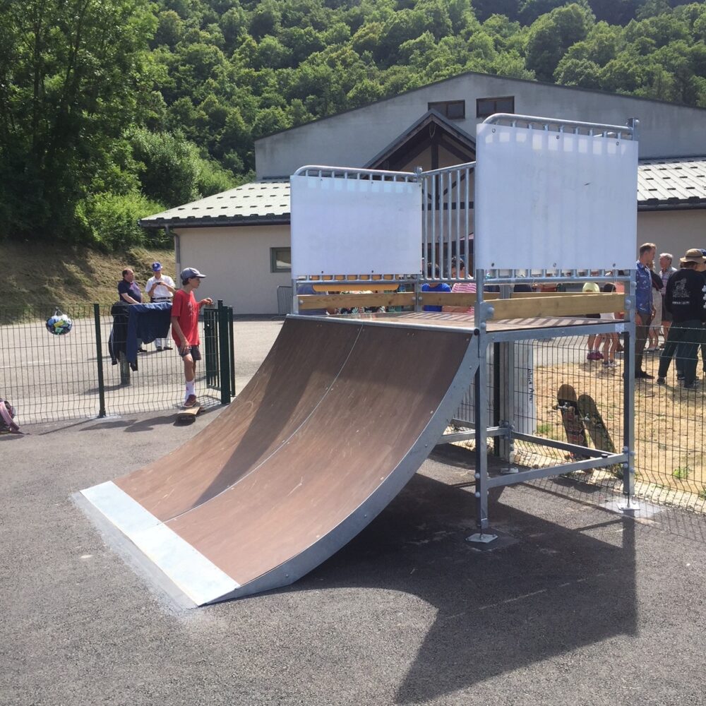 Ulq Lanceur Quarter Skate Parc Lanceur Courbe Rampe Glisse Bmx Trotinette Chatelard.jpg