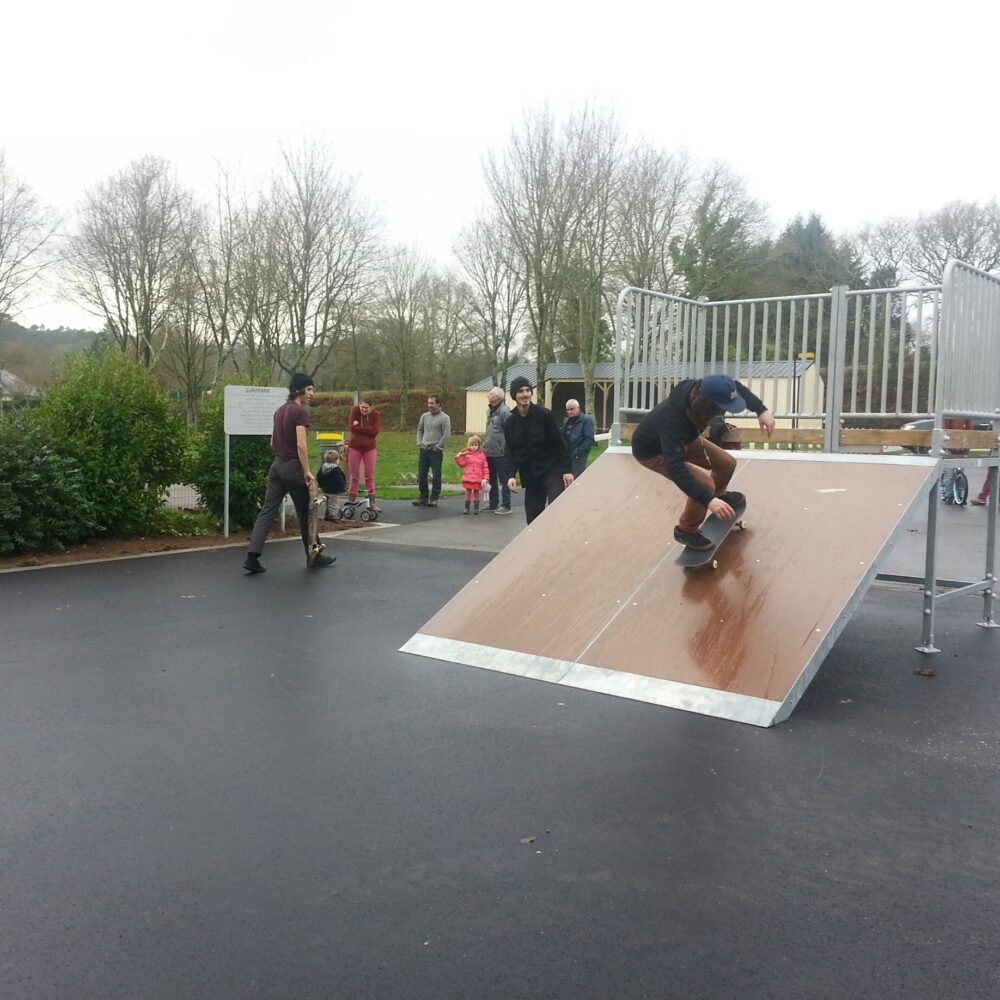 Ulr Lanceur Droit Skate Parc Lanceur Rampe Hpl Module Glisse.jpg