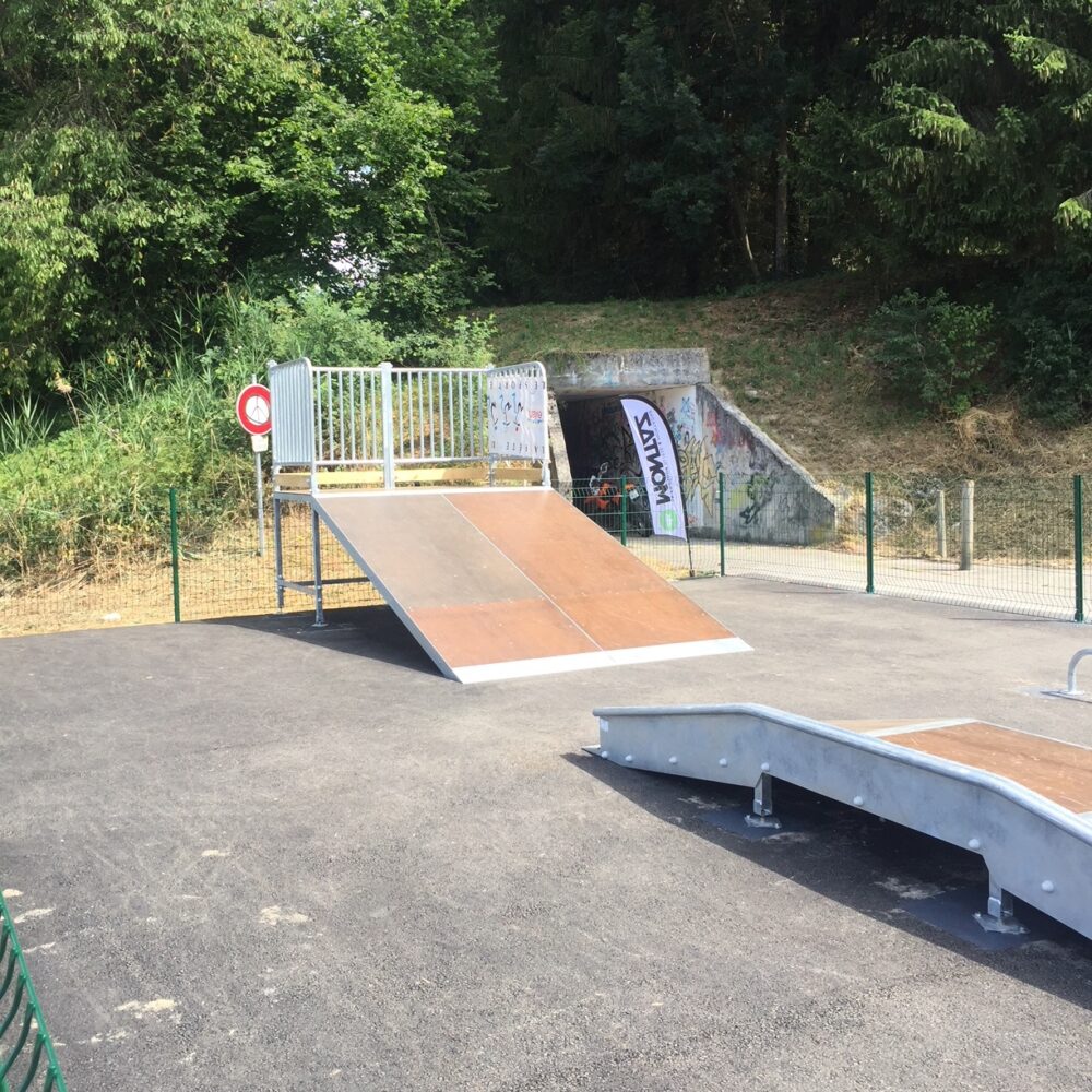 Ulr Lanceur Run Up Skate Parc Lanceur Droit Skate Rampe Chatelard Hpl Autre Photo .jpg