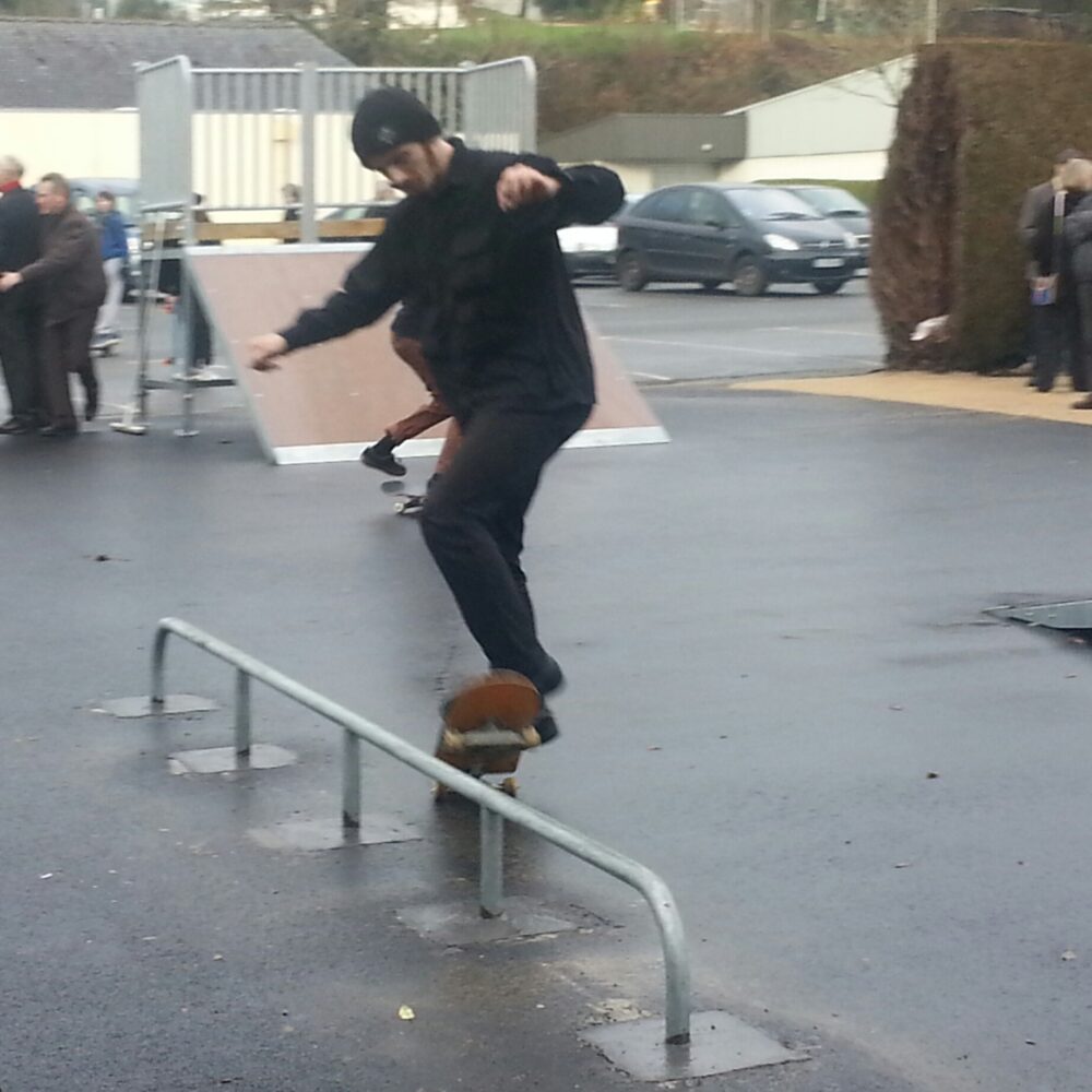 Us1 Barre Slide Skate Parc Flatbar Grinds Boardslides Flat.jpg