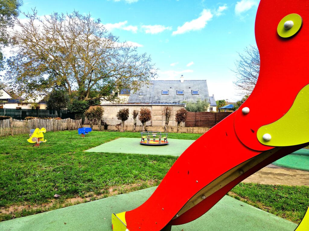 Aire De Jeux Leverger 35 Jeux Ressort Tourniquet Toboggan 1