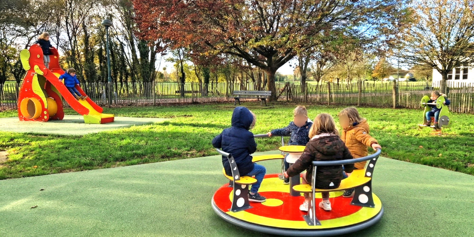 Aire De Jeux Leverger 35 Jeux Ressort Tourniquet Toboggan (1)