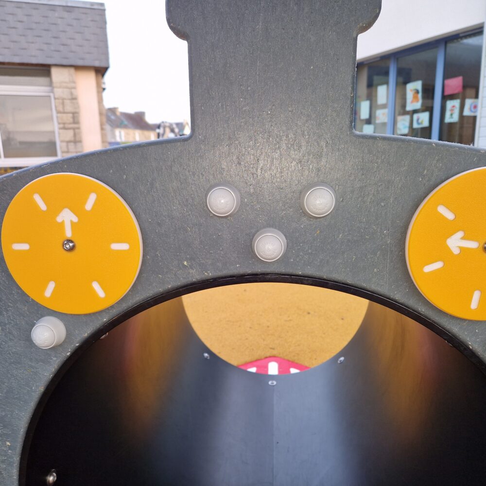 Cabane Train Recyclé éco Conception Locomotive Panache Express Photo Details