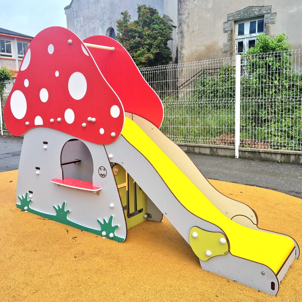 Jeux De Glissades Toboggan Tcp Champy Togoggan Champignon Cabane