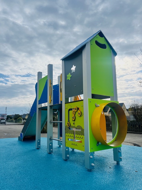 Kks799 Chocolat Structure Jeux Grimpe Escalier Echelons Escalade Glisse Toboggan Cabane Assise Cacher Manipulation Tunnel Saint Meen Le Grand 35 Pa Pehd Lagoon Photo 2.jpg