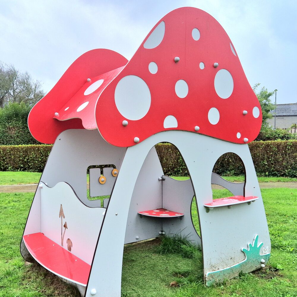 Mcp-maison-maisonnette-cabane-champy-chapignon-rouge-photo1