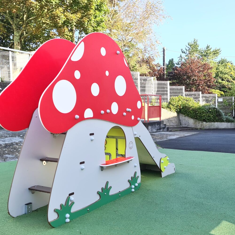 JEU DE GLISSAGE-TCP-Champy-Toboggan-cabane-Hpl écoles Plouzané 29