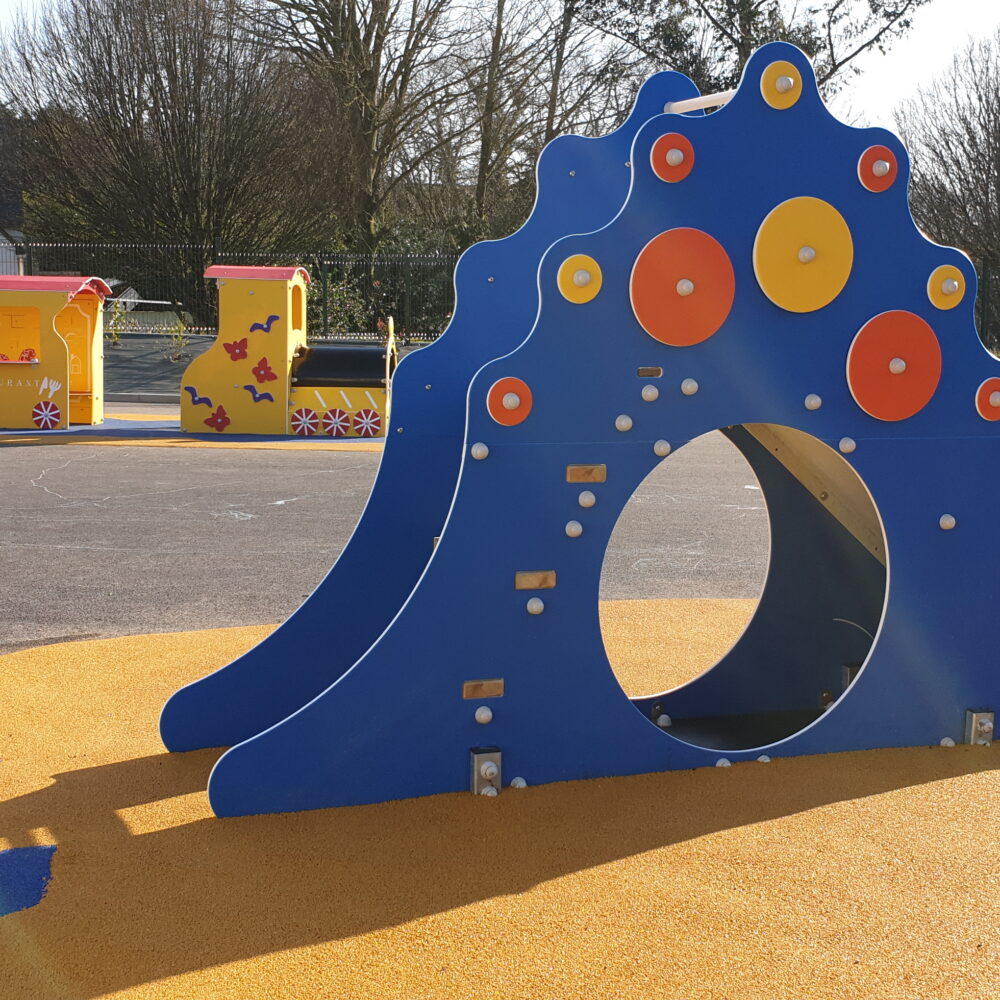 Tdn Dino Toboggan Glisse Dinosaure Monstre Ecole Jeu Saint Divy 29 (1)