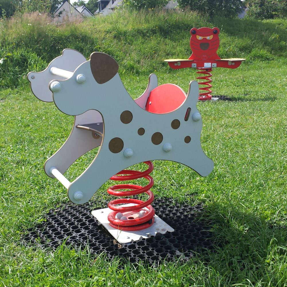 ROK-CHIEN-OKAY-Jeu-ressort-HPL-photo-realisation