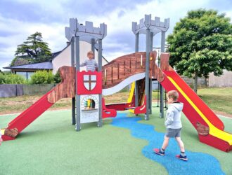 aire-jeux-chateau-bikini-et-bermuda