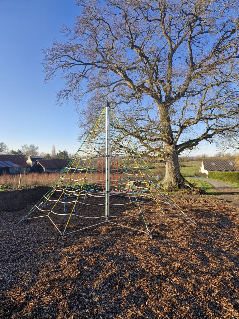 Aire De Jeux Inclusive Sainte Suzanne Sur Vire Synchronicity