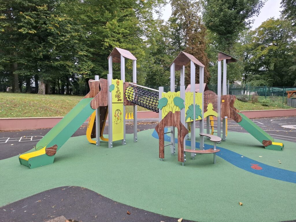 Aire De Jeux Scolaire Institution Du Saint Esprit Beauvais 1