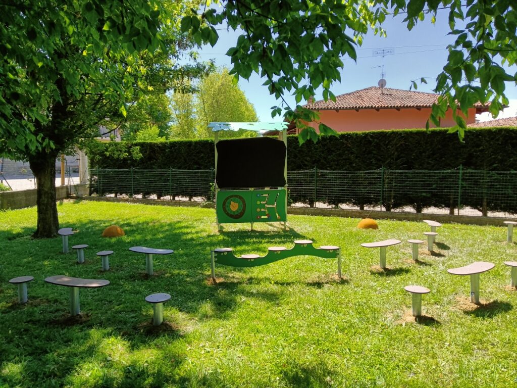 Aménagement De Classe En Extérieur Classroom En Plastique Recyclé à Cuneo.