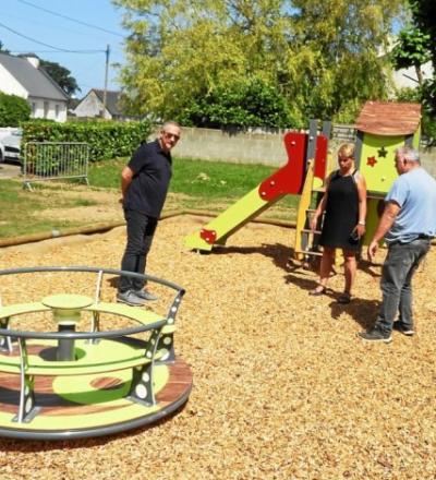 Aménagement D'un Jardin Public Avec Aire De Jeux Rue Saint Pol Roux à Plouvien