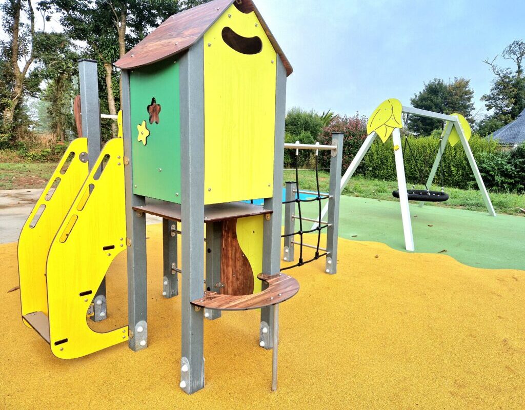 Bcp Chat Perché Poteaux Recyclés Et Hpl 1