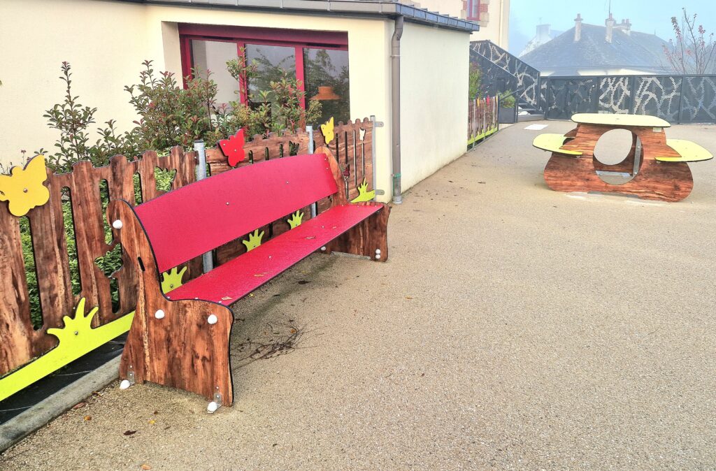 Fronton Multisports Et Du Mobilier Pour Les Enfants De L’École Primaire Publique De Querrien (29) 3