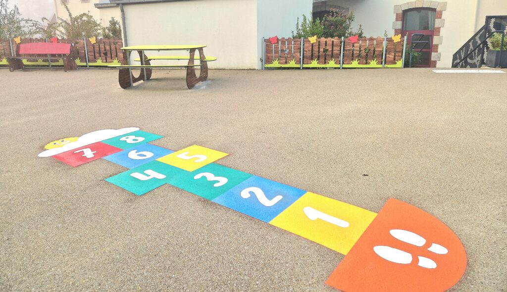 Fronton Multisports Et Du Mobilier Pour Les Enfants De L’École Primaire Publique De Querrien (29) 6