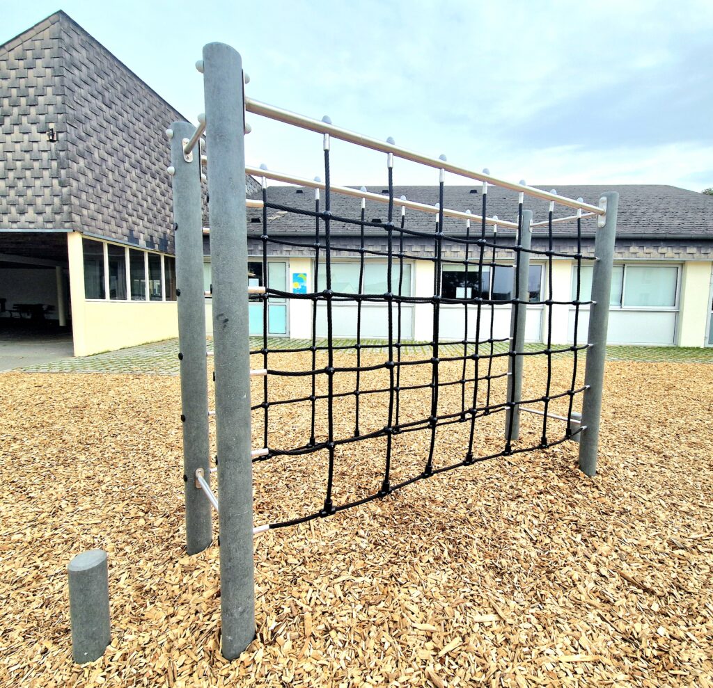 Gpm Filet Végétalisation Des Cours De L’école Primaire Et Maternelle De Belz (56)